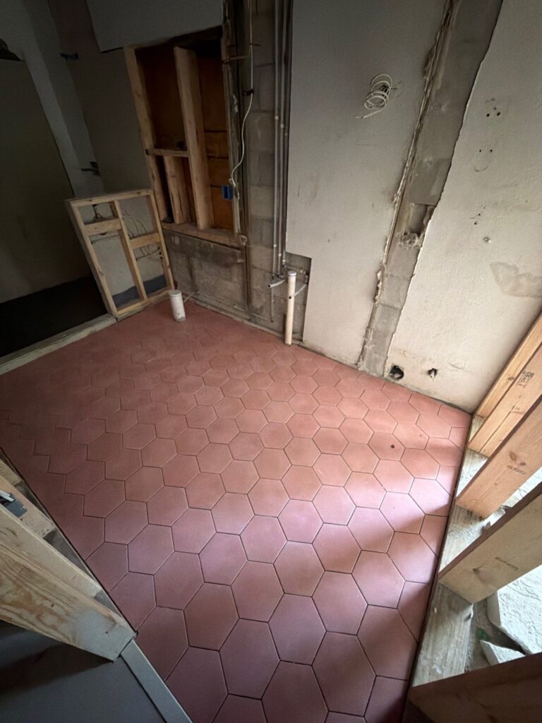 c10a5861 0075 441d b0e2 5f7f7b42504c